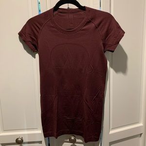 Lululemon SS Swiftly Maroon Size 6